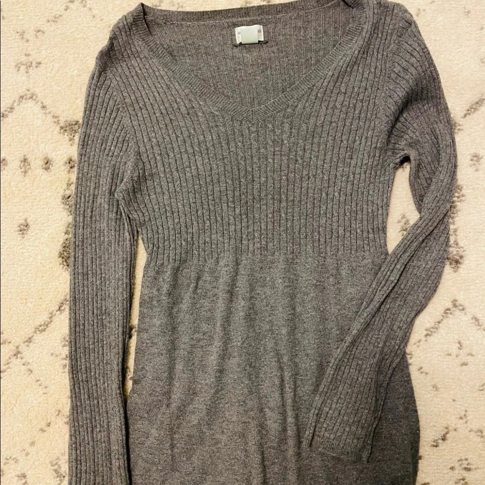 Motherhood maternity size medium sweater